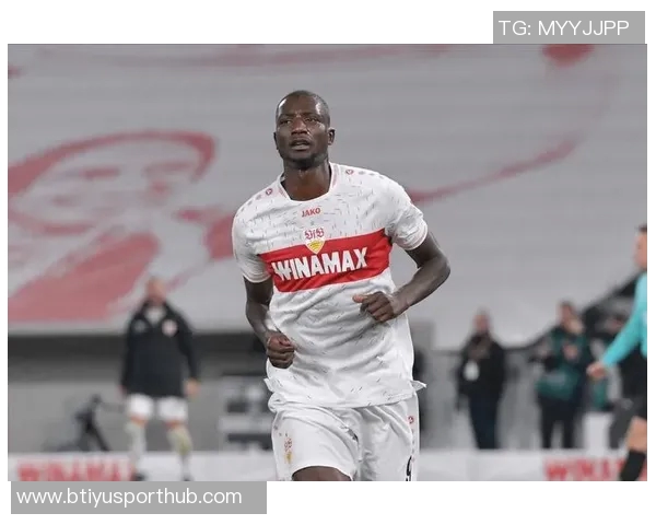 英媒称吉拉西或成曼联冬窗引援目标齐尔克泽去留未定