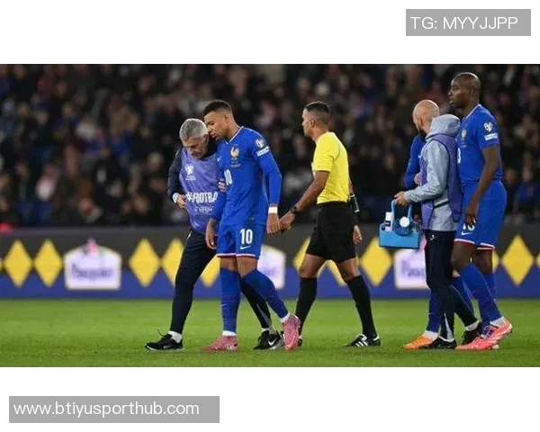 德尚透露姆巴佩脚踝伤势未恶化但换下前再遭撞击引担忧