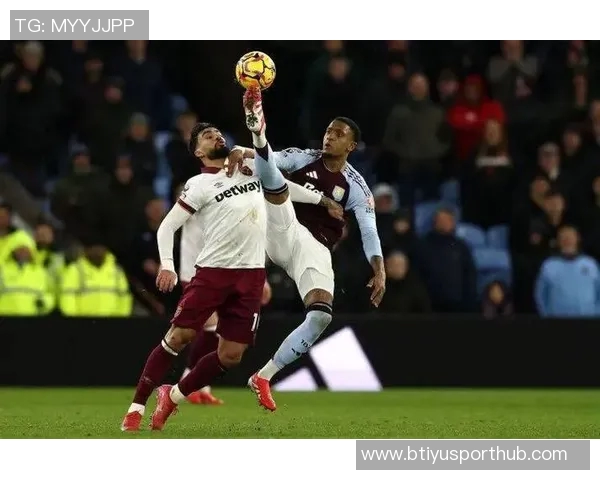 帕奎塔积极推动转会弗拉门戈并未选择罢训继续训练努力 帕奎塔积极推动转会弗拉门戈并未选择罢训继续训练努力
