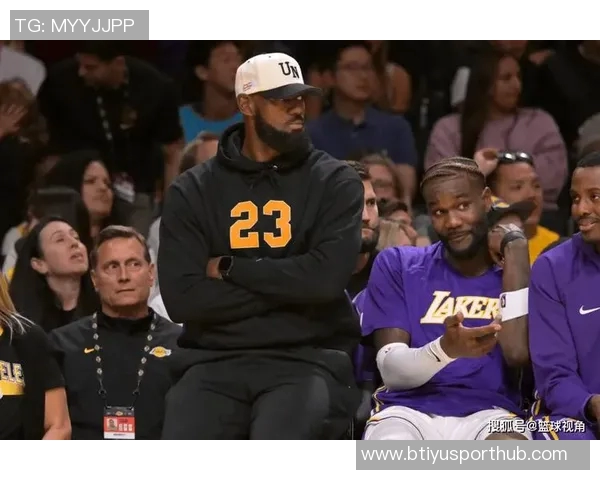 詹姆斯本周将与南湾湖人队合练今日未安排训练活动