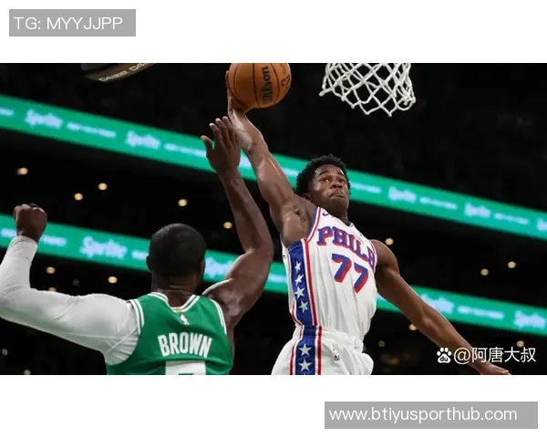 埃奇库姆表现平平24分钟内8投仅4中收获12分4篮板